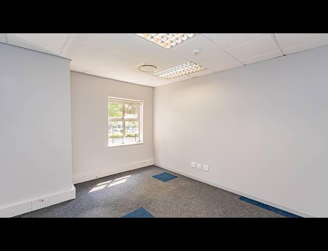574M² OFFICE TO LET IN FERNDALE